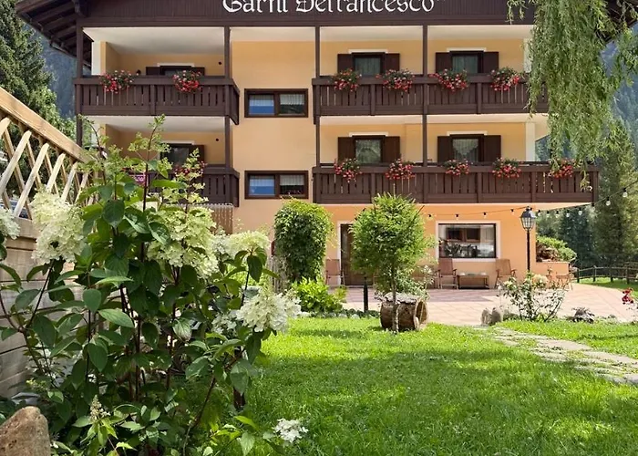 Hotel Garnì Defrancesco Campitello di Fassa